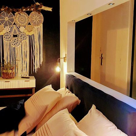 Le 4 Feuilles En.Camargue Hotel Bernis Екстериор снимка