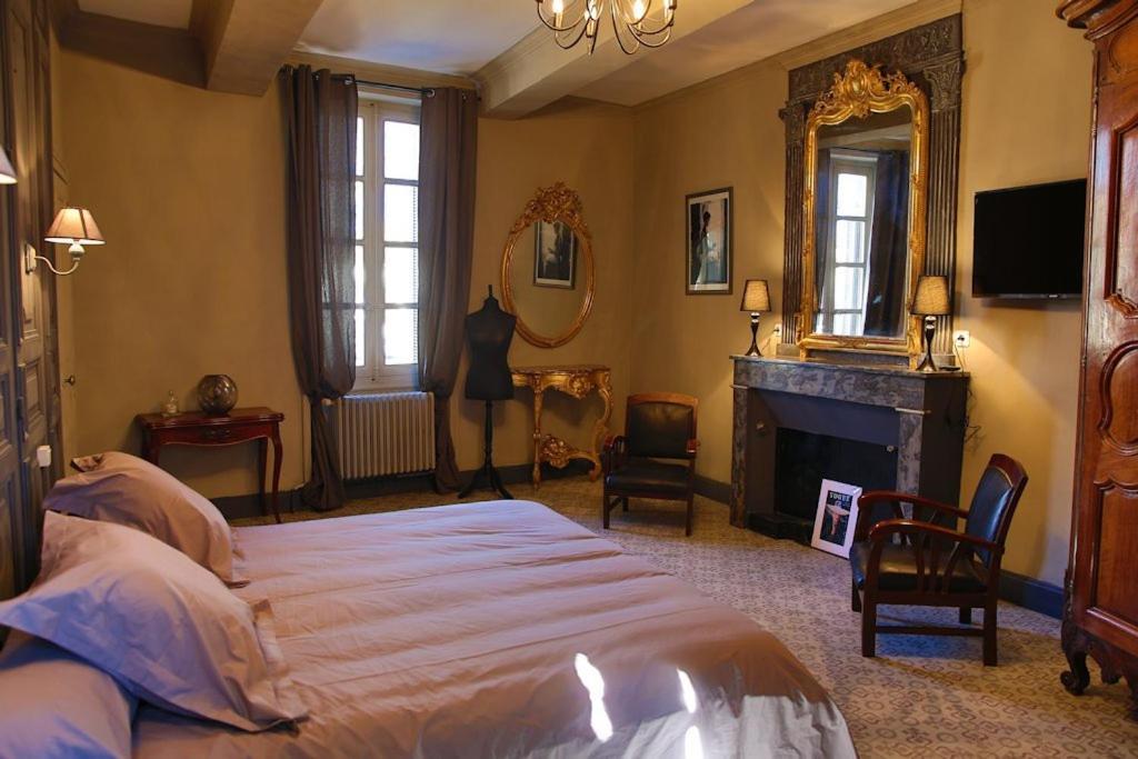 Le 4 Feuilles En.Camargue Hotel Bernis Екстериор снимка