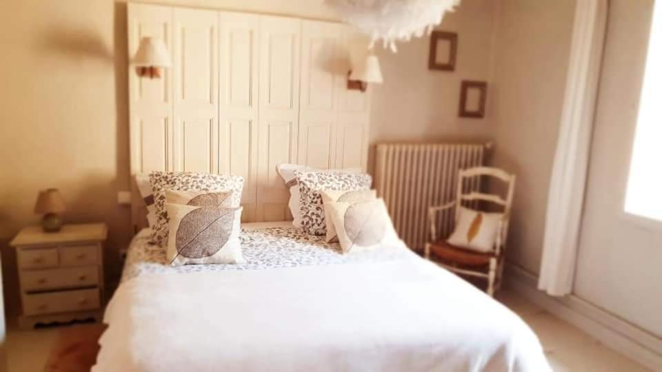 Le 4 Feuilles En.Camargue Hotel Bernis Екстериор снимка