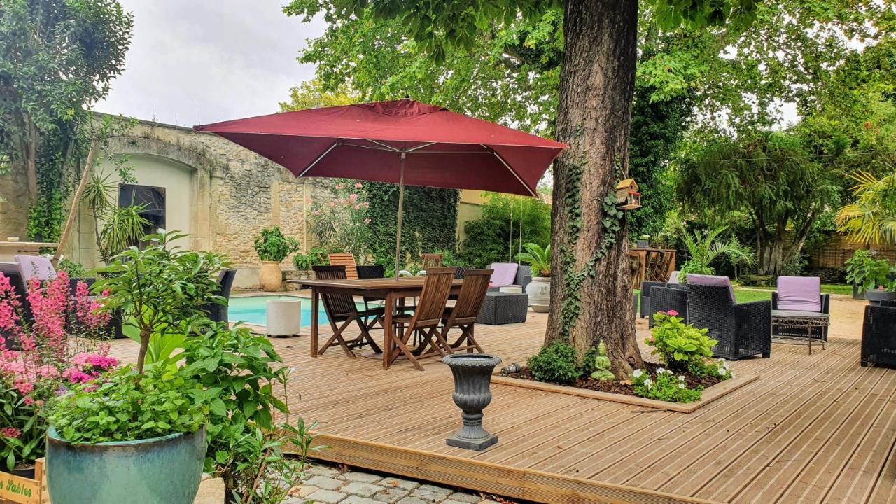 Le 4 Feuilles En.Camargue Hotel Bernis Екстериор снимка