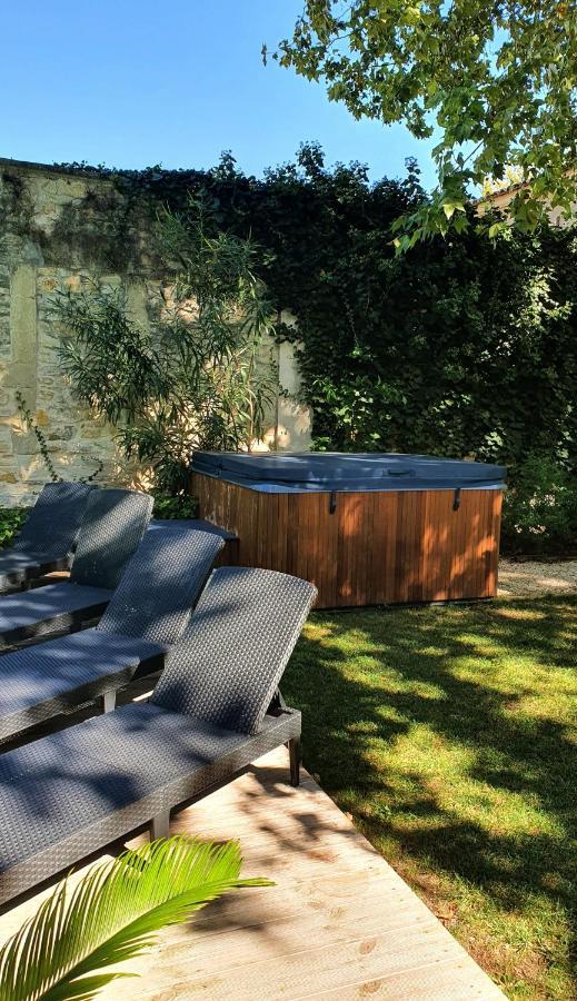 Le 4 Feuilles En.Camargue Hotel Bernis Екстериор снимка