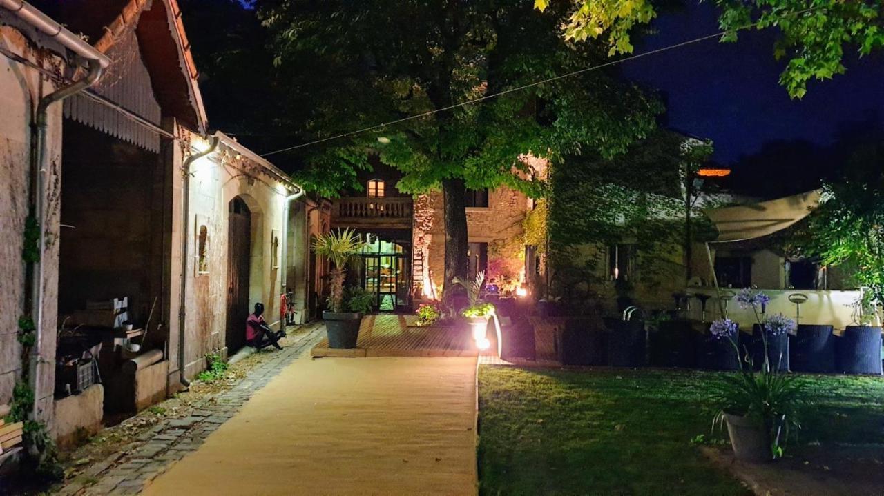 Le 4 Feuilles En.Camargue Hotel Bernis Екстериор снимка
